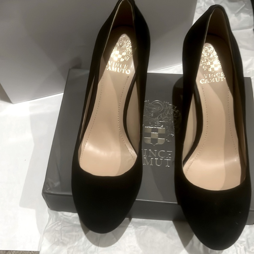 Vince Camuto Suede black pump